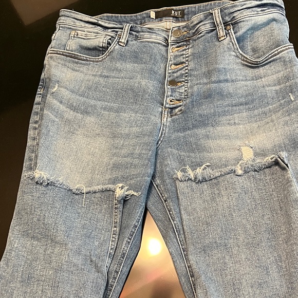 Kut from the Kloth Denim - Kut from the Kloth Light Wash Skinny Jeans with Distressed Knees